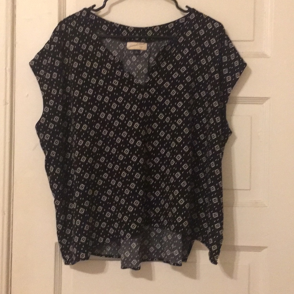 Unique blouse - Picture 3 of 3